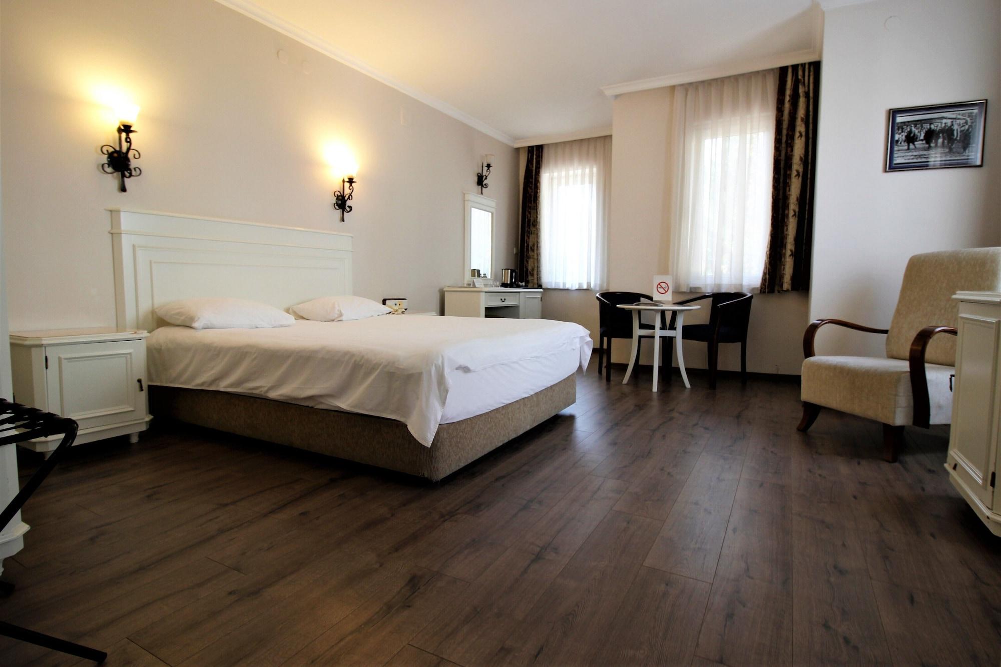 Montania Town Hotel Mudanya Exterior photo