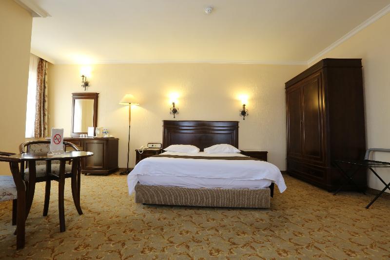 Montania Town Hotel Mudanya Exterior photo