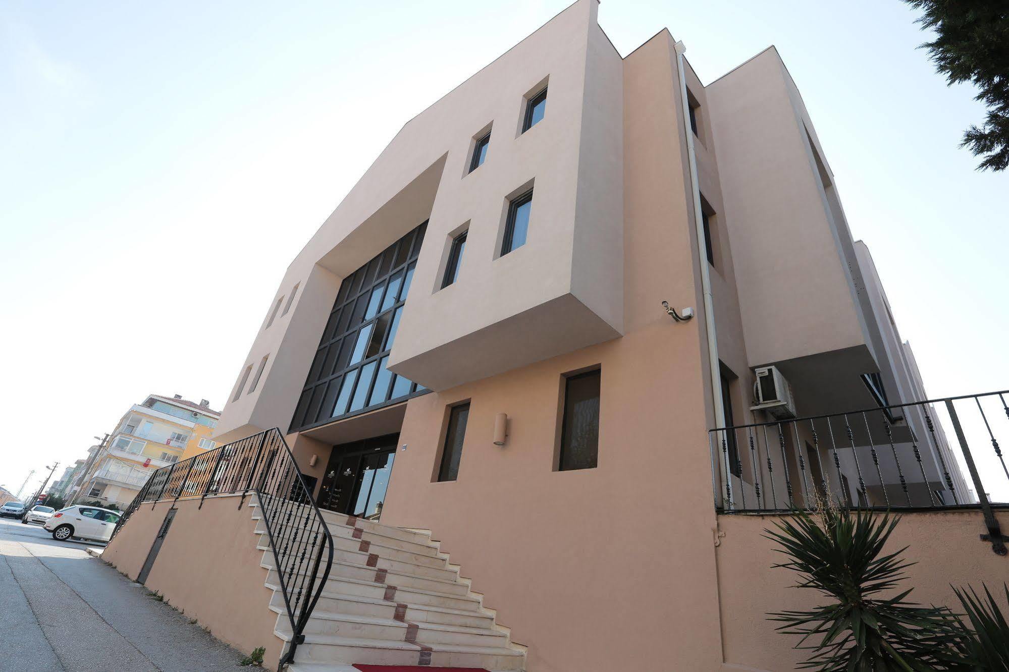 Montania Town Hotel Mudanya Exterior photo