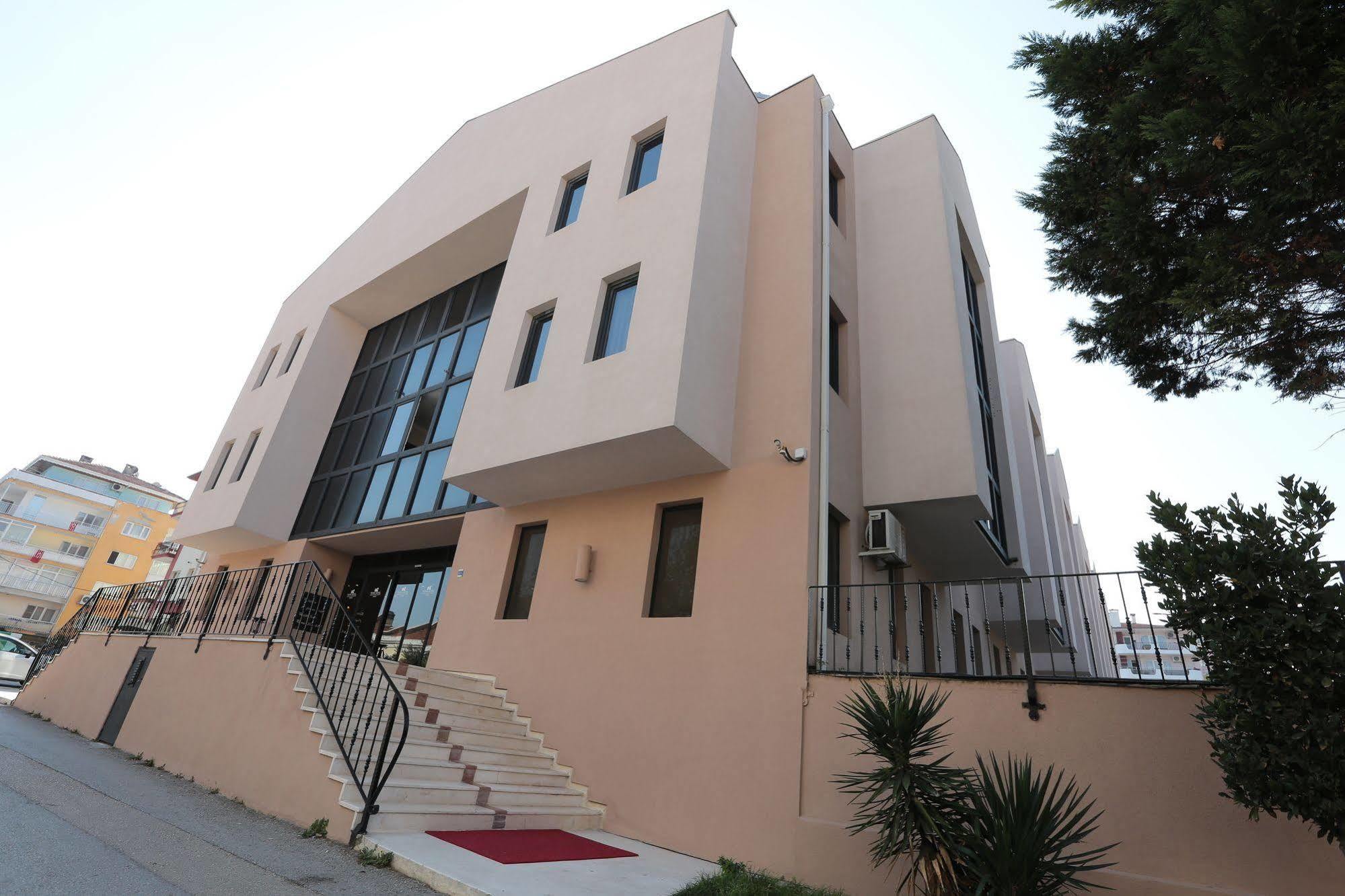 Montania Town Hotel Mudanya Exterior photo