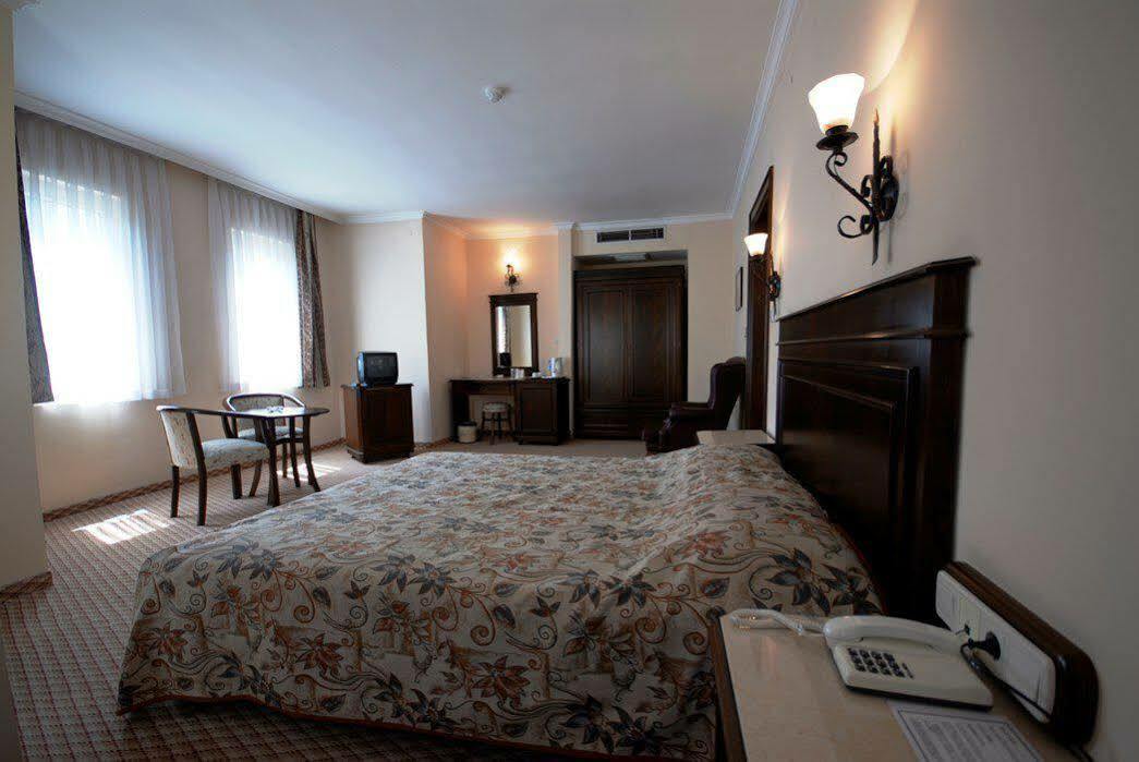 Montania Town Hotel Mudanya Exterior photo